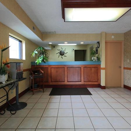 Americas Best Value Inn North Capital Raleigh Interior photo