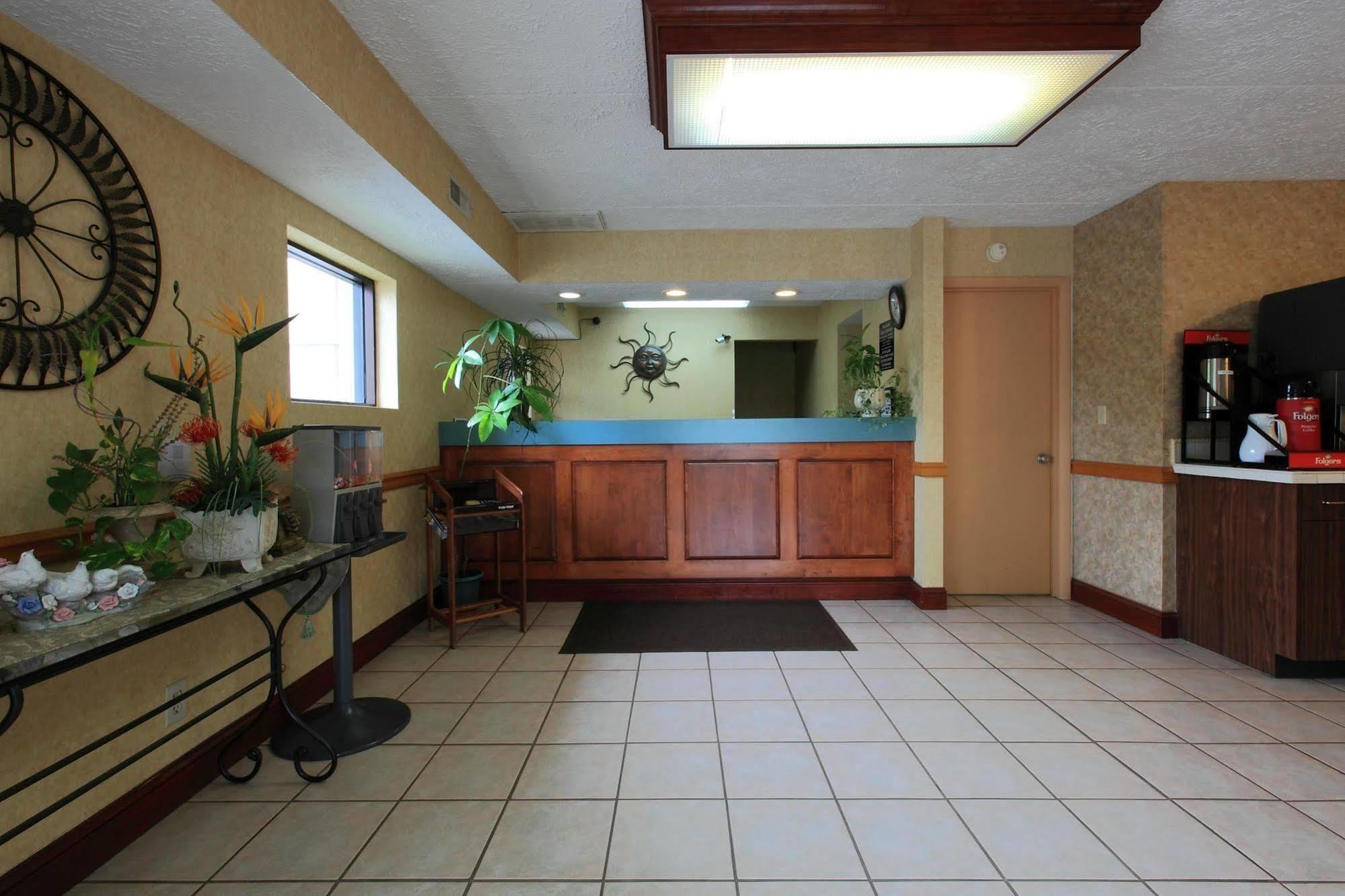 Americas Best Value Inn North Capital Raleigh Interior photo