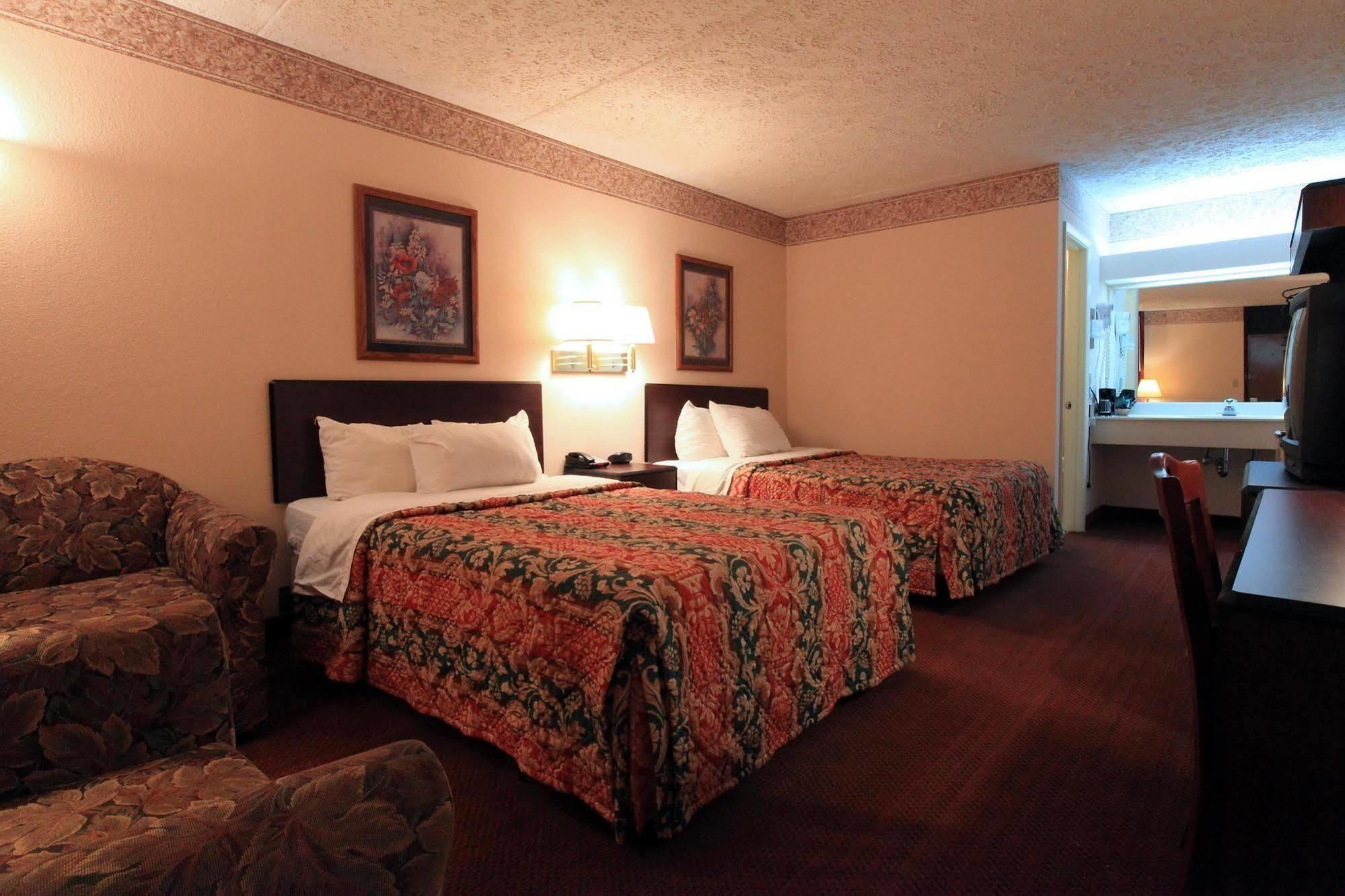 Americas Best Value Inn North Capital Raleigh Room photo