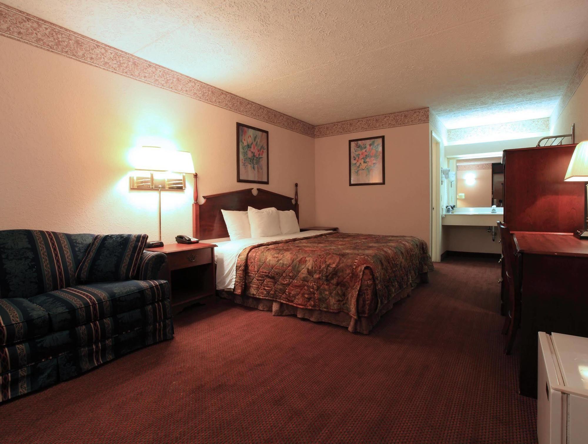 Americas Best Value Inn North Capital Raleigh Exterior photo