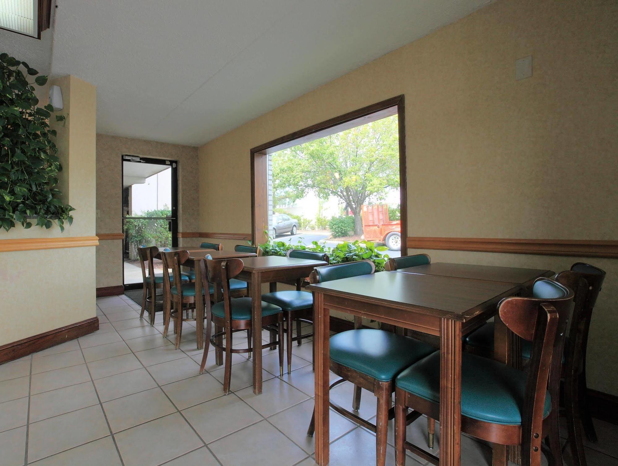 Americas Best Value Inn North Capital Raleigh Exterior photo